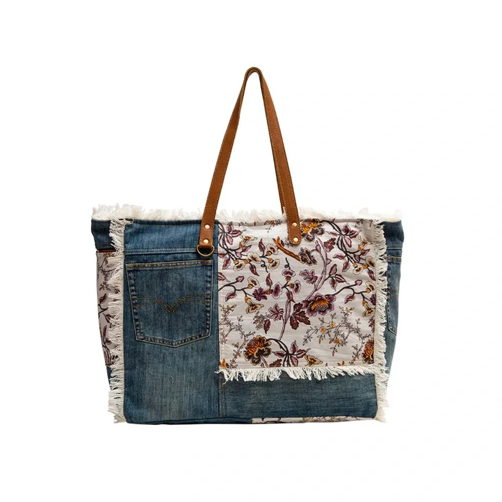 Myra Bag- Venture Weekender - Picture 2 of 9